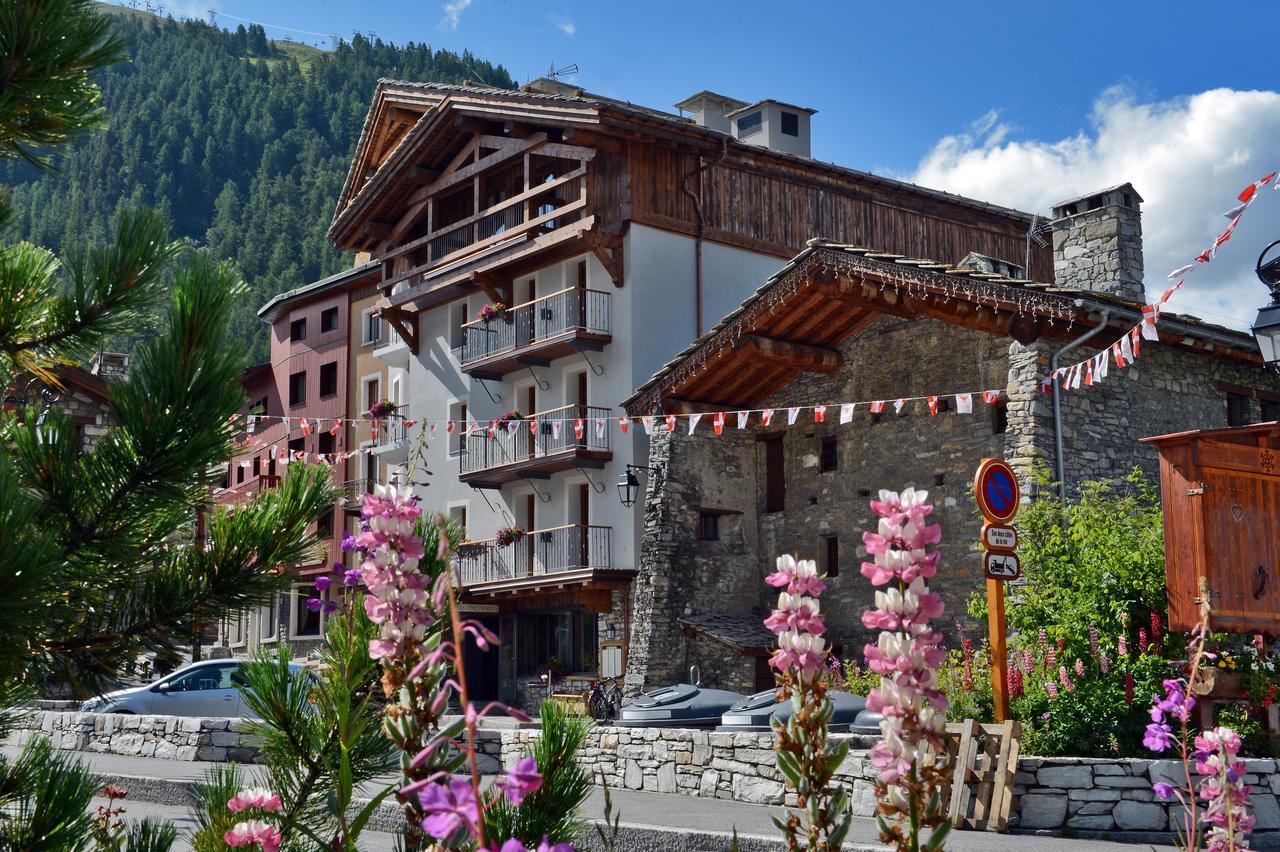 Maison De Famille Les 5 Freres Hotel